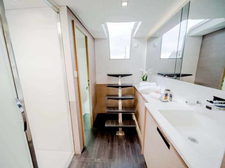 Verhuur Catamaran Fountaine Pajot met vaarbewijs