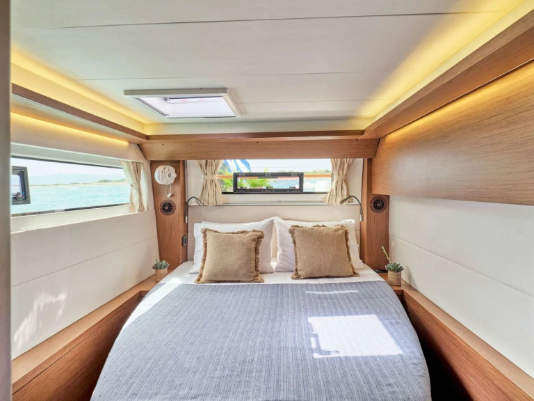 Verhuur Catamaran Lagoon met vaarbewijs