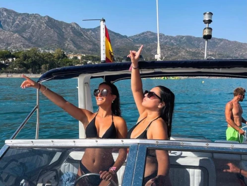 Huur Motorboot met of zonder schipper Glastron in Marbella