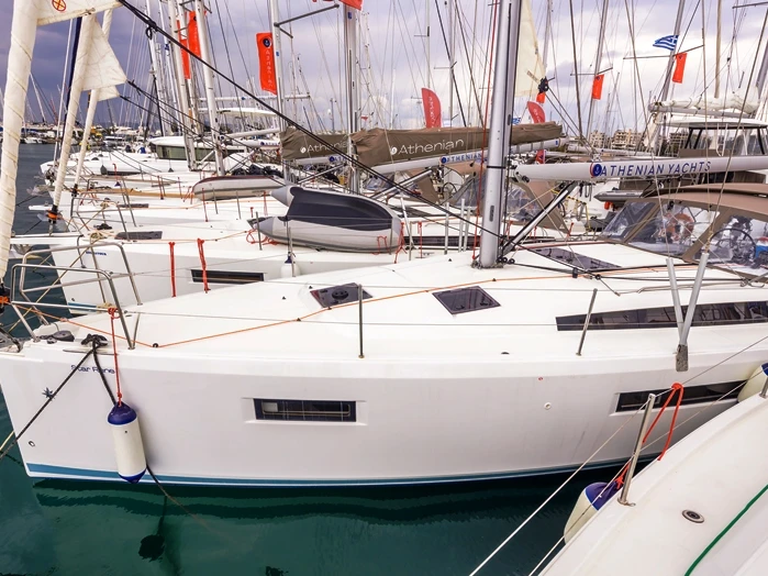 Bootverhuur Jeanneau Sun Odyssey 410 in Lávrio via SamBoat
