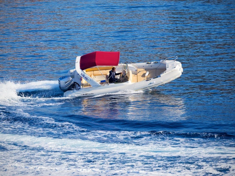 Huur RIB met of zonder schipper Inmark-Marine in Hvar