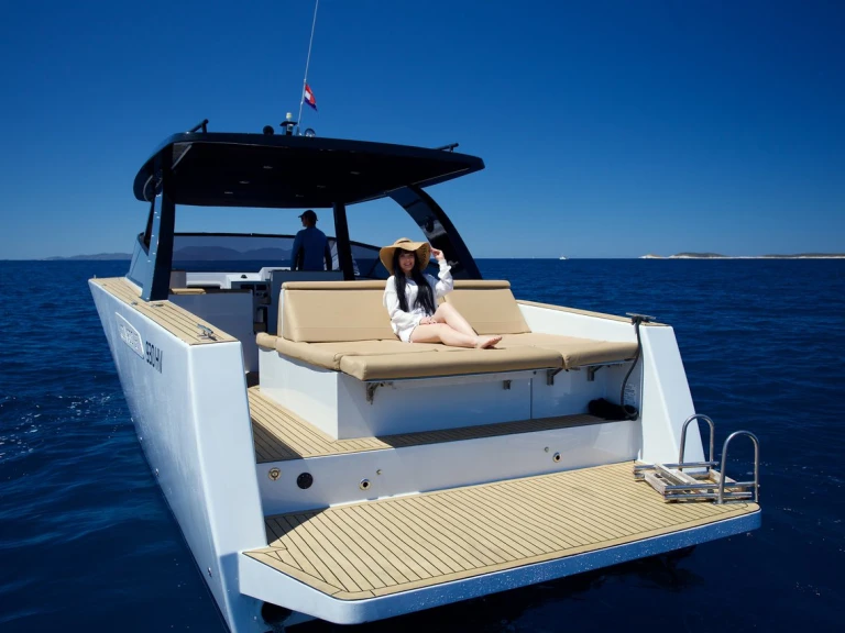 Jachthuur in Hvar - Colnago Colnago 38 via SamBoat