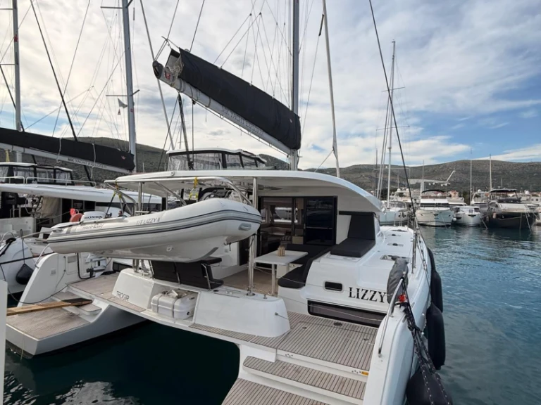 Verhuur Catamaran Lagoon met vaarbewijs