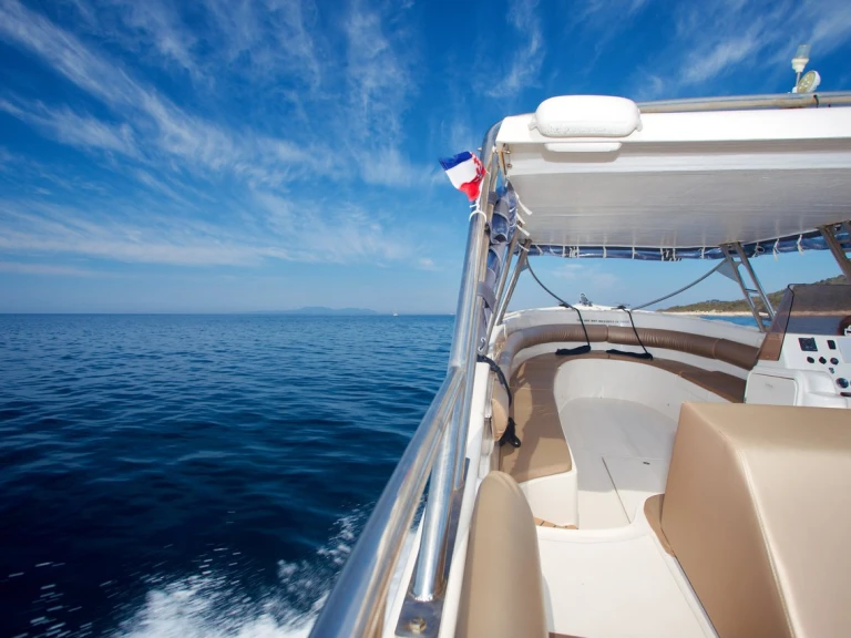 Aqua-Sport Enzo 35 te huur van particulier of professional in Hvar