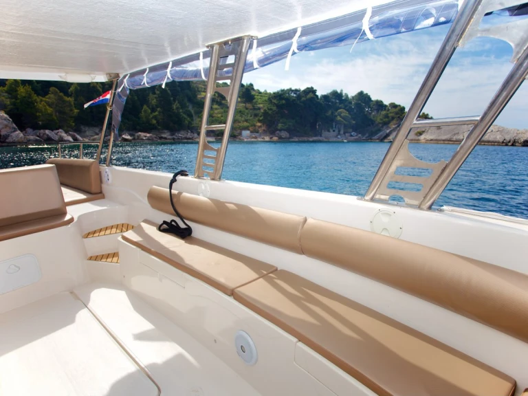 Jachthuur in Hvar - Aqua-Sport Enzo 35 via SamBoat