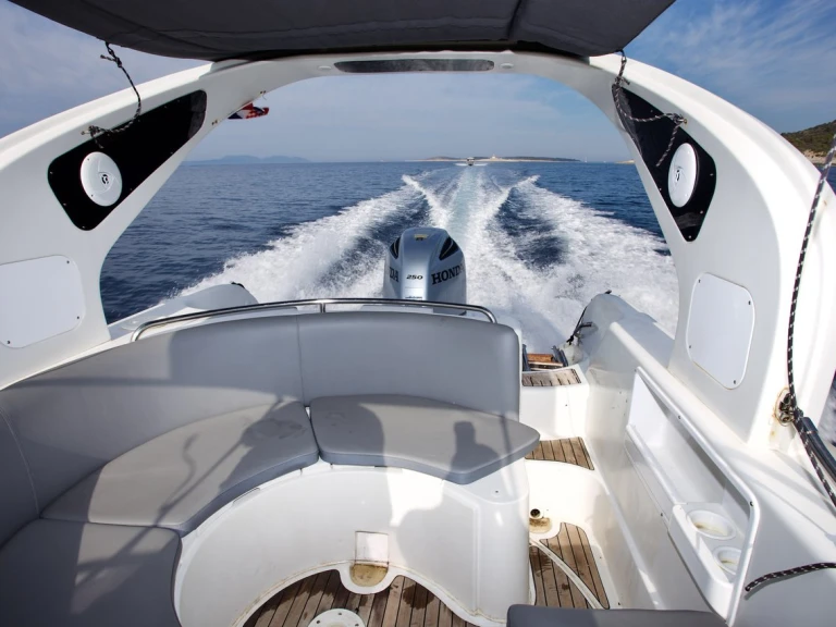 Bootverhuur Hvar goedkoop Flyer 828