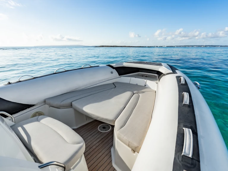 Verhuur RIB in Ibiza Town - Zodiac Sea Hawk 800