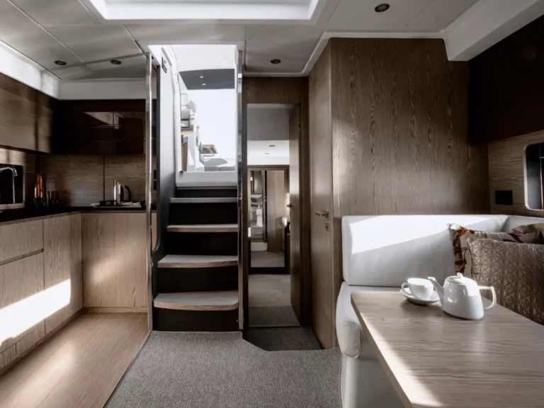 Bootverhuur Azimut Atlantis 44 in Monaco via SamBoat