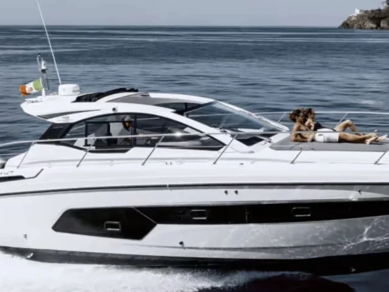 Huur een Azimut Atlantis 44 in Monaco