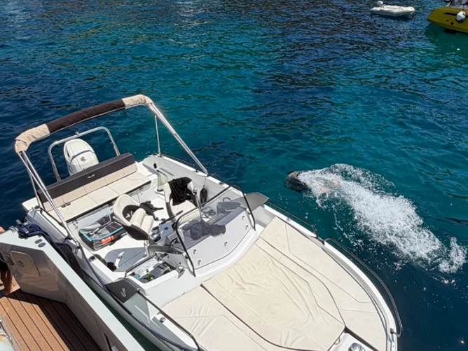 Huur Motorboot met of zonder schipper Bénéteau in Frankrijk