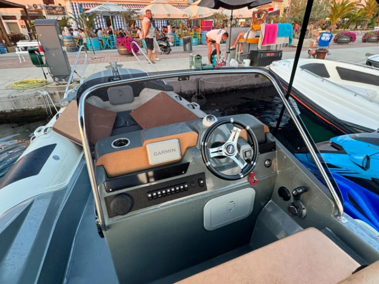 RIB te huur in Biograd na Moru voor de beste prijs