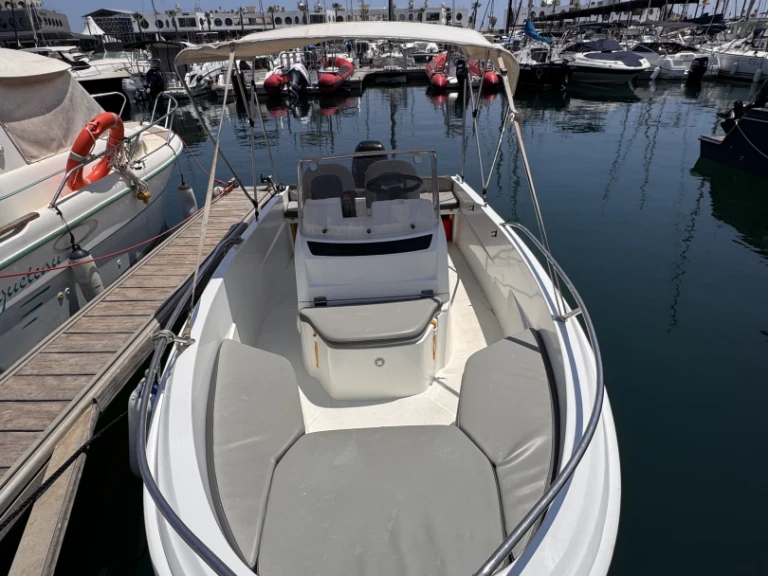 Huur Motorboot met of zonder schipper Jeanneau in Alicante