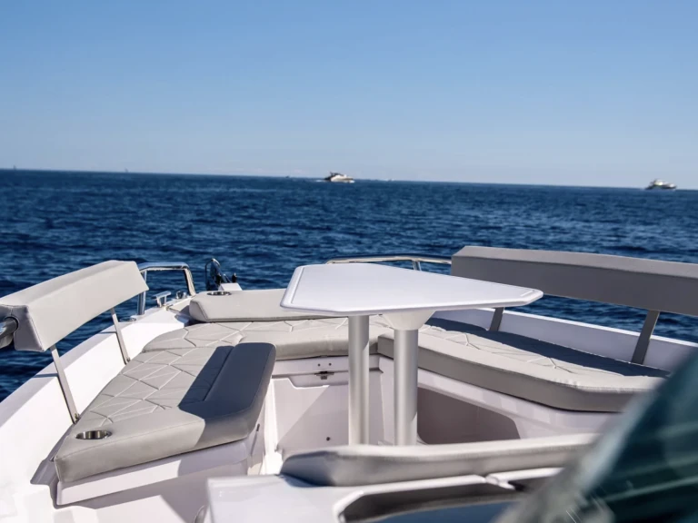 Verhuur Motorboot in Monaco - Axopar 28 T-Top