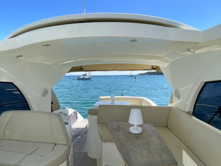 Huur Motorboot met of zonder schipper Jeanneau in Hyères