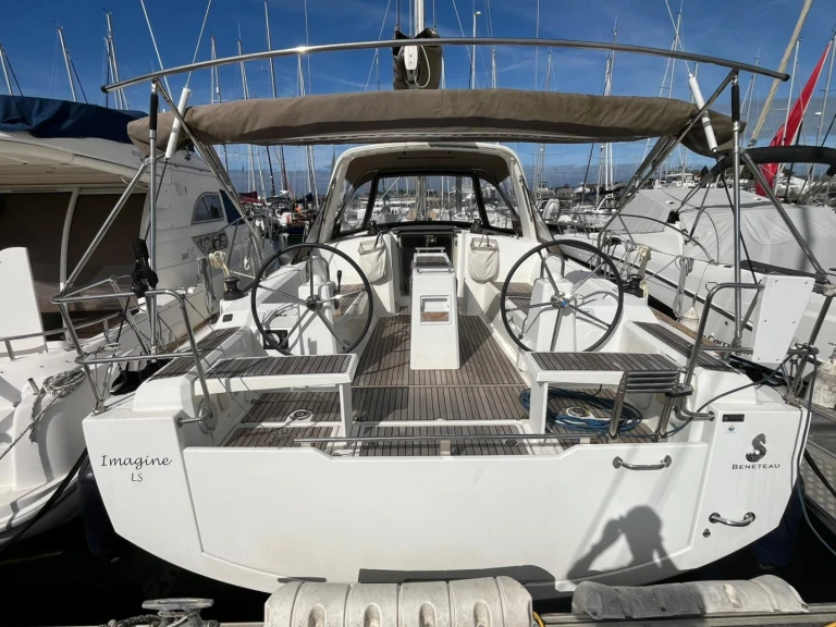 Bootverhuur Bénéteau Oceanis 38.1 in Les Sables-d'Olonne via SamBoat