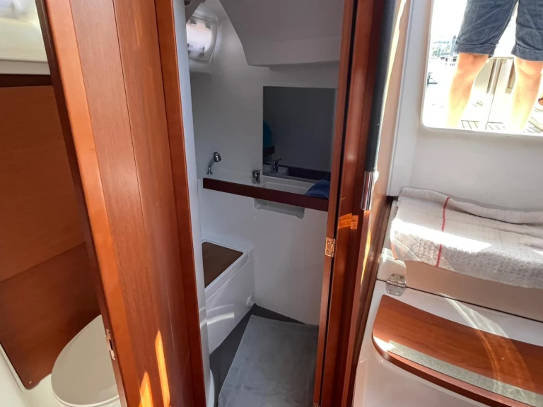 Bénéteau Oceanis 38.1 te huur van particulier of professional in Les Sables-d'Olonne