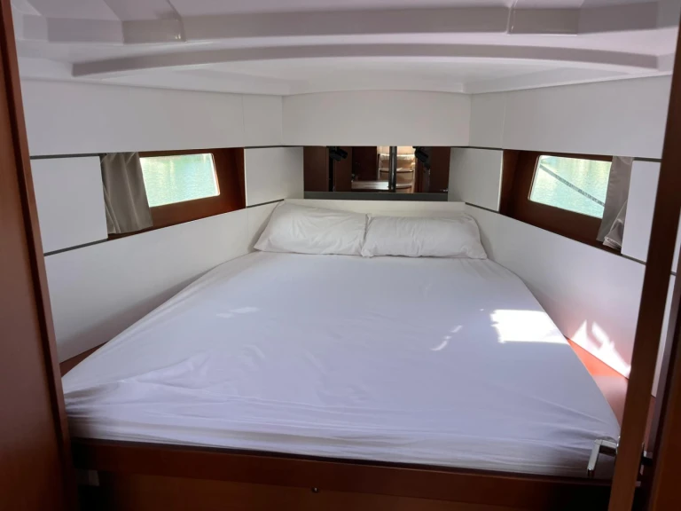 Jachthuur in Les Sables-d'Olonne - Bénéteau Oceanis 38.1 via SamBoat