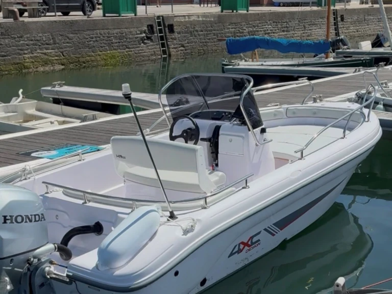 Verhuur Motorboot Ranieri met vaarbewijs