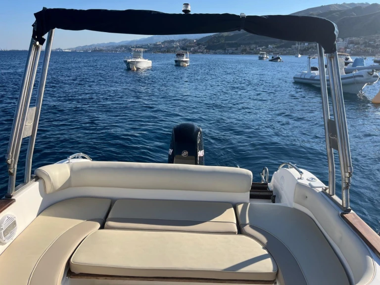 Motorboot te huur in Messina voor de beste prijs