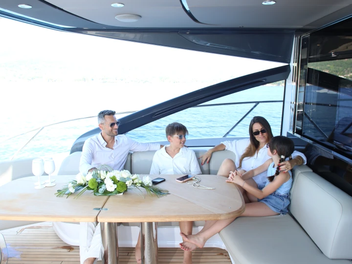 Jachthuur in Saint-Raphaël - Princess Princess V55 via SamBoat