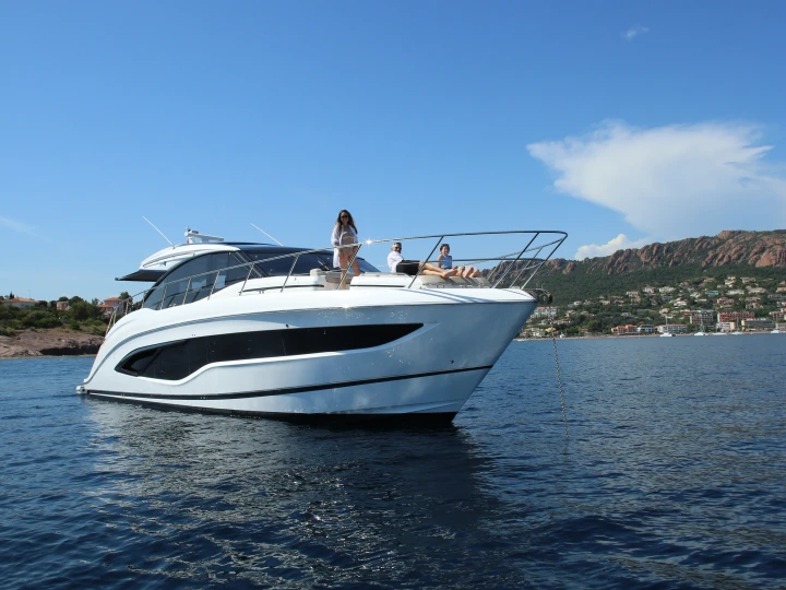 Bootverhuur Princess Princess V55 in Saint-Raphaël via SamBoat