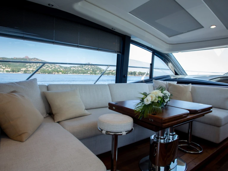 Bootverhuur Saint-Raphaël goedkoop Princess V55