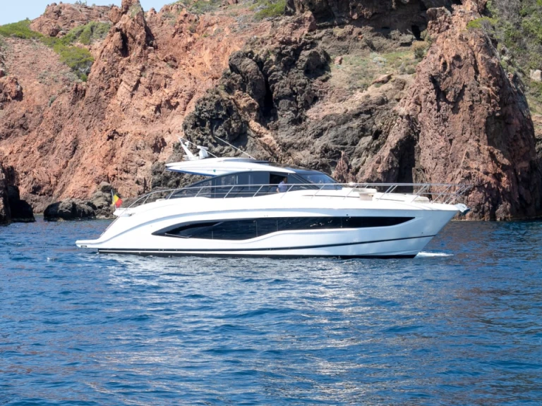 Motorboot te huur in Saint-Raphaël voor de beste prijs