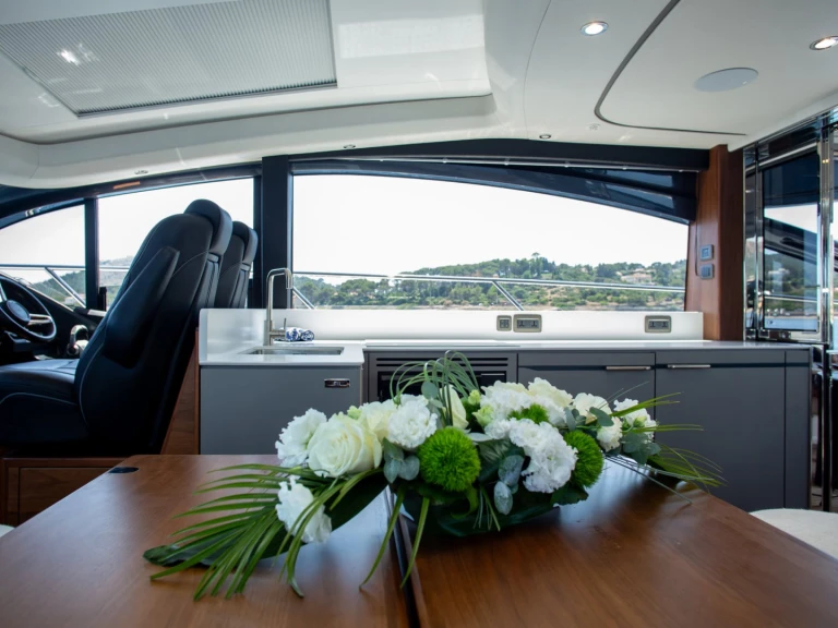 Bootverhuur Port de Saint Tropez goedkoop Princess V55
