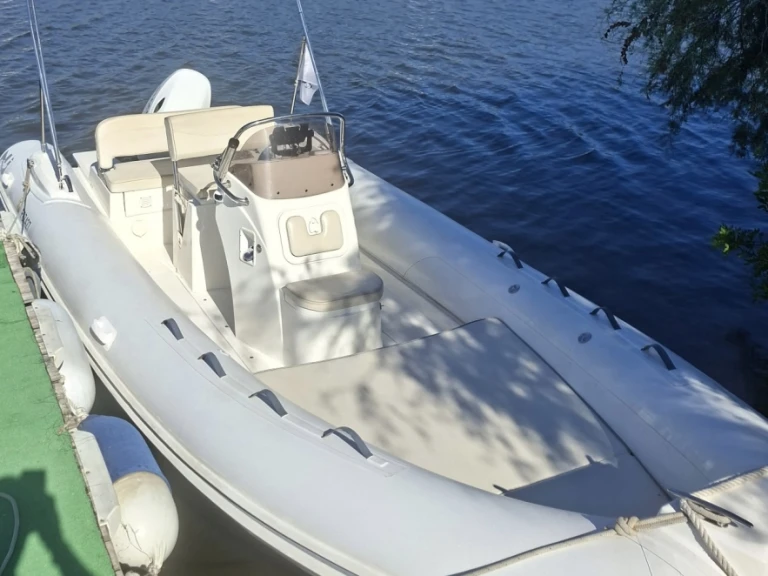 Bootverhuur Frankrijk goedkoop Nuova Jolly 630