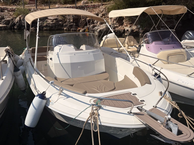 Verhuur Motorboot Pacific Craft met vaarbewijs