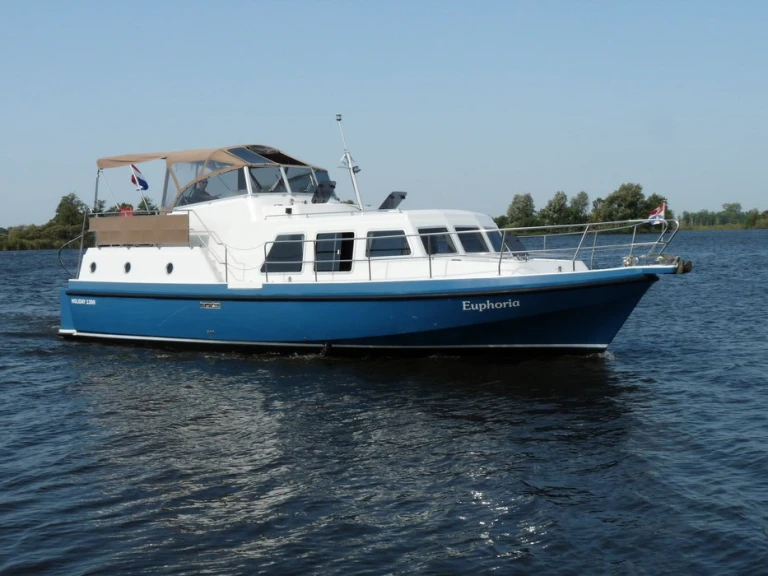 Bootverhuur  Holiday 1300 in Akkrum via SamBoat