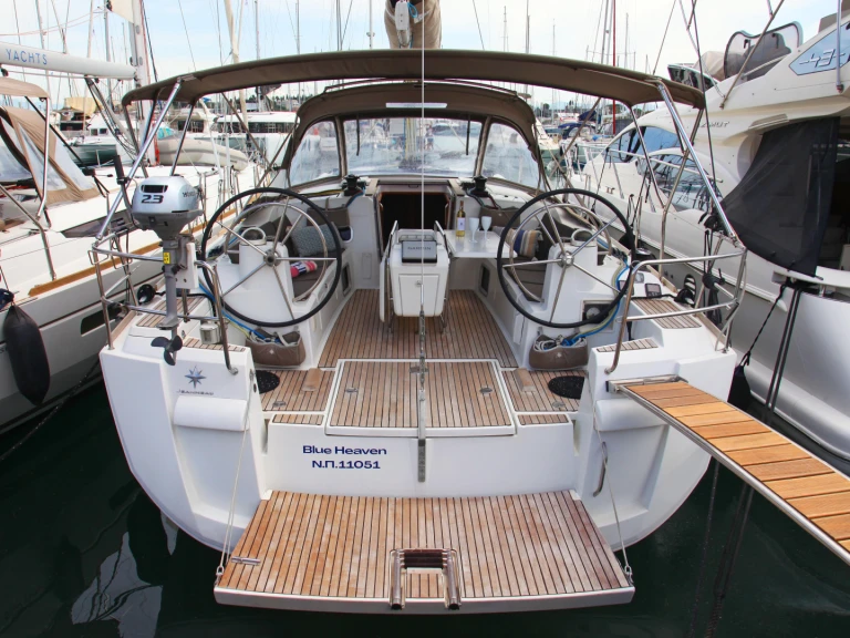 Huur een Jeanneau Sun Odyssey 469 in Benítses