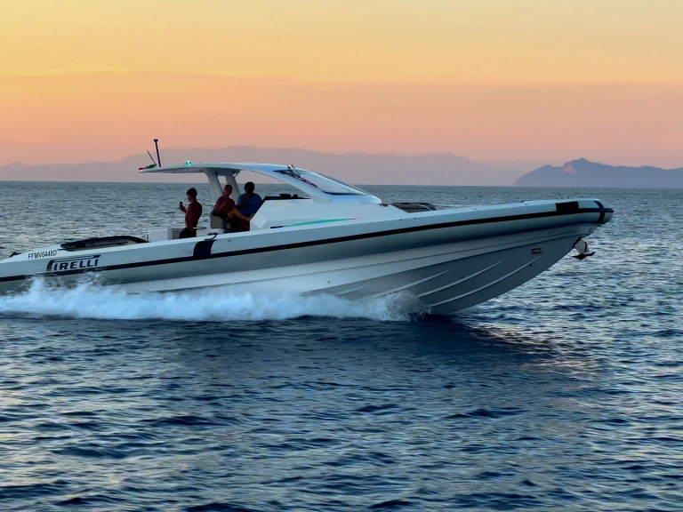 Jachthuur in Castellammare di Stabia - Pirelli Pirelli 50 EFB via SamBoat