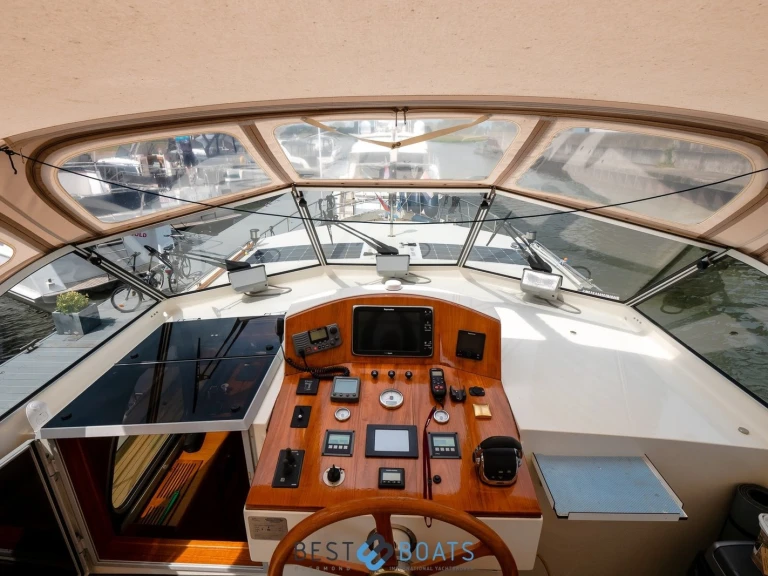 Huur Motorboot met of zonder schipper De Drait in Akkrum