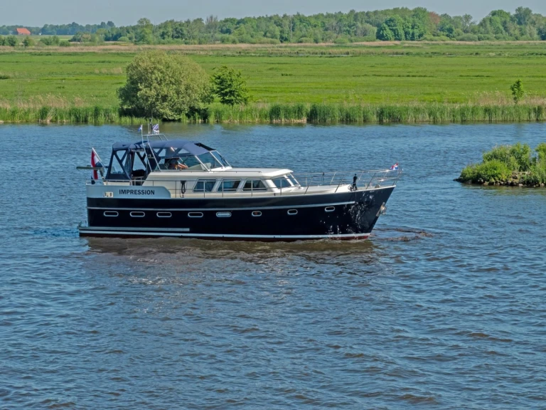 Huur Motorboot met of zonder schipper De Drait in Akkrum