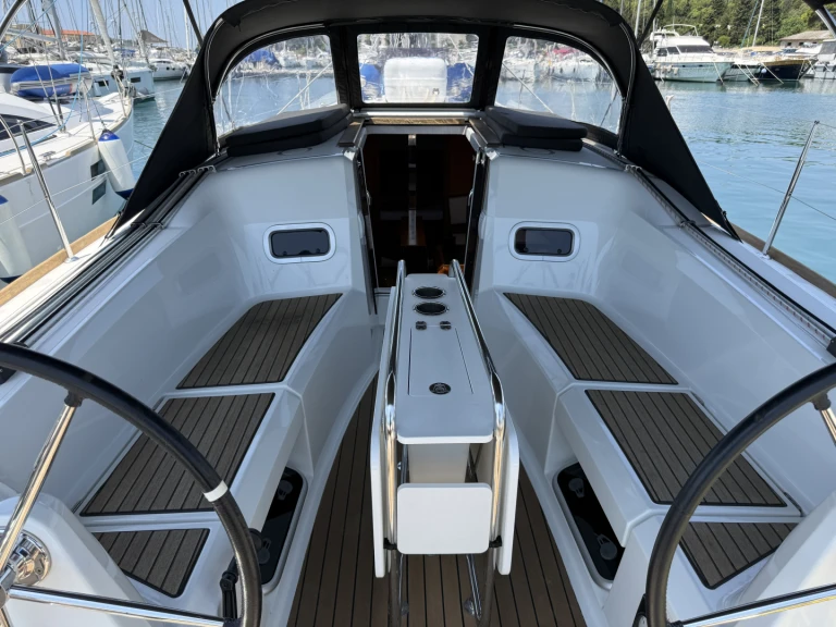 Huur Zeilboot met of zonder schipper Jeanneau in Pula