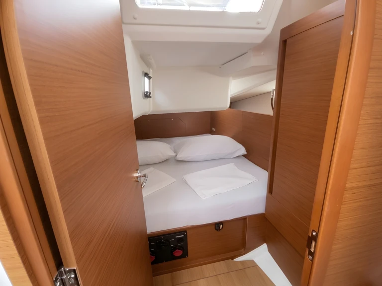 Jeanneau Sun Odyssey 440 te huur van particulier of professional in Pula