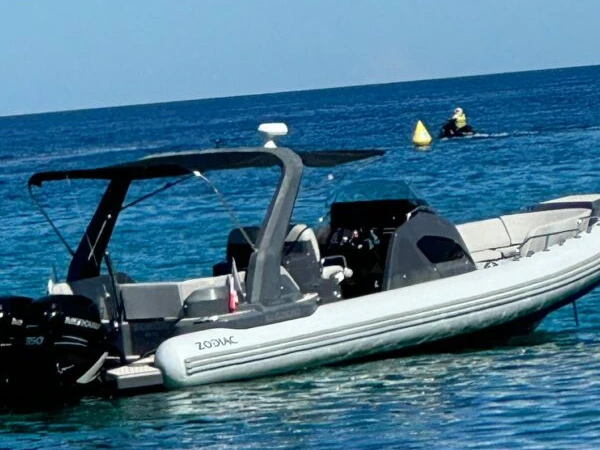 Bootverhuur Zodiac Medline 9 in Saint-Raphaël via SamBoat
