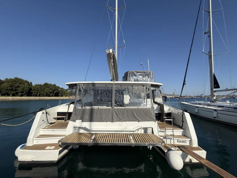 Verhuur Catamaran Fountaine Pajot met vaarbewijs
