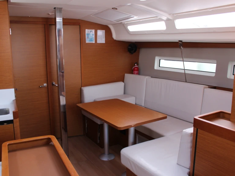 Huur een Jeanneau Sun Odyssey 440 in Antigua