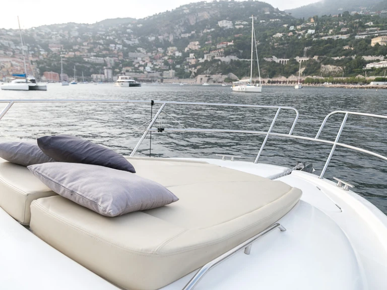 Huur Motorboot met of zonder schipper Jeanneau in Nice