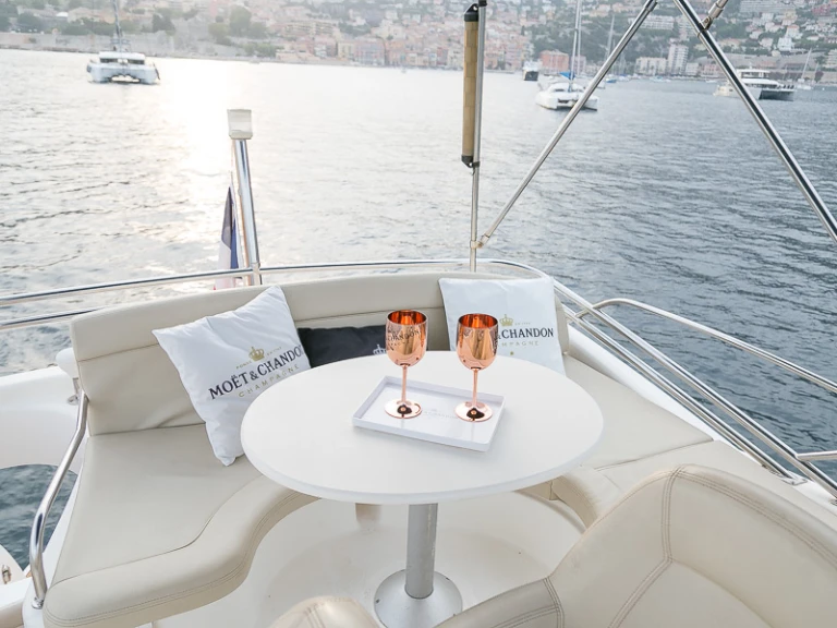 Bootverhuur Jeanneau Prestige 32 Fly in Nice via SamBoat