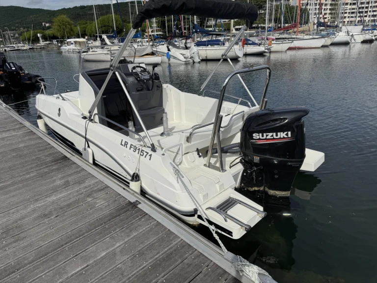 Motorboot te huur in Aix-les-Bains voor de beste prijs