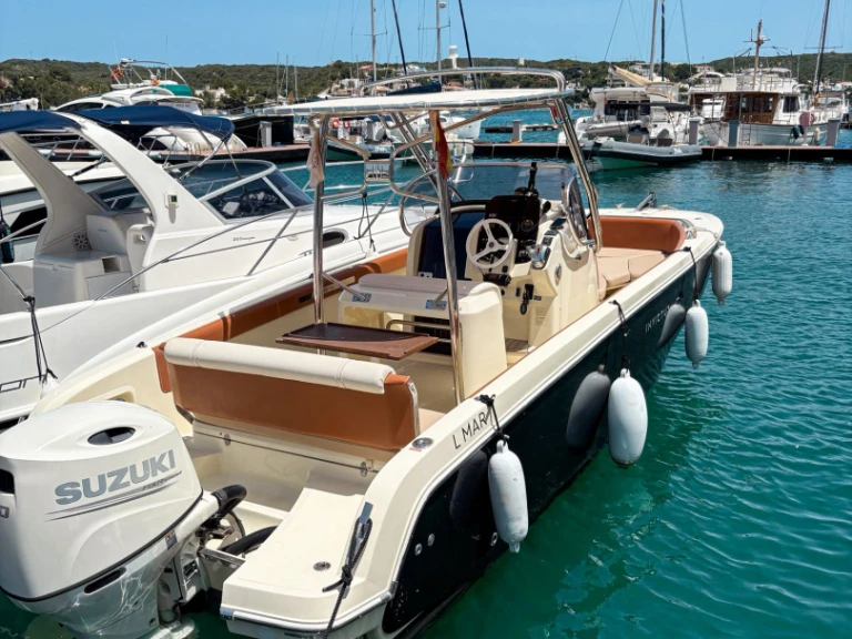 Huur een Invictus  Invictus 240 FX in Mahón