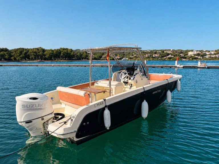 Verhuur Motorboot Invictus  met vaarbewijs