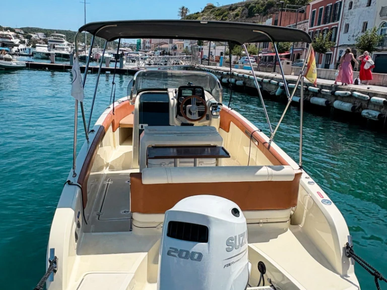 Huur Motorboot met of zonder schipper Invictus  in Mahón