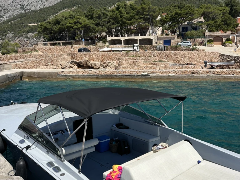 Motorboot te huur in Hvar voor de beste prijs