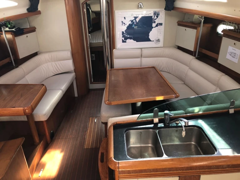 Jachthuur in Larmor-Plage - Jeanneau Sun Odyssey 43 via SamBoat