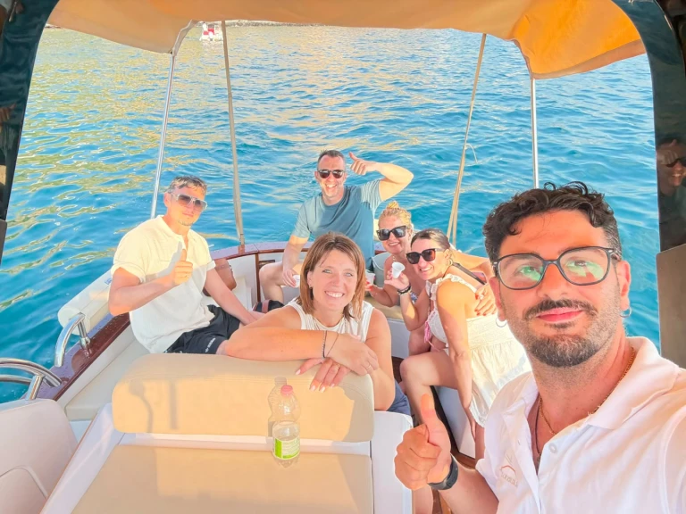 Huur een Mimi 8.50 in Positano