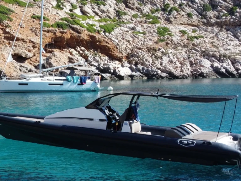 ZEN MARINE 40 te huur van particulier of professional in Antiparos